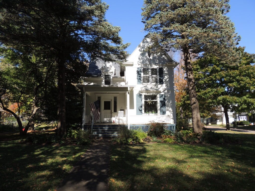 Photo at house at 603 6th Street