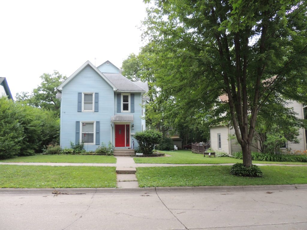 Photo of house at 606 6th Avenue
