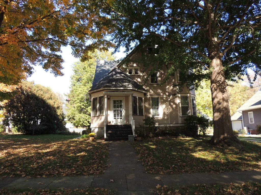 Photo of house at 615 6th Street