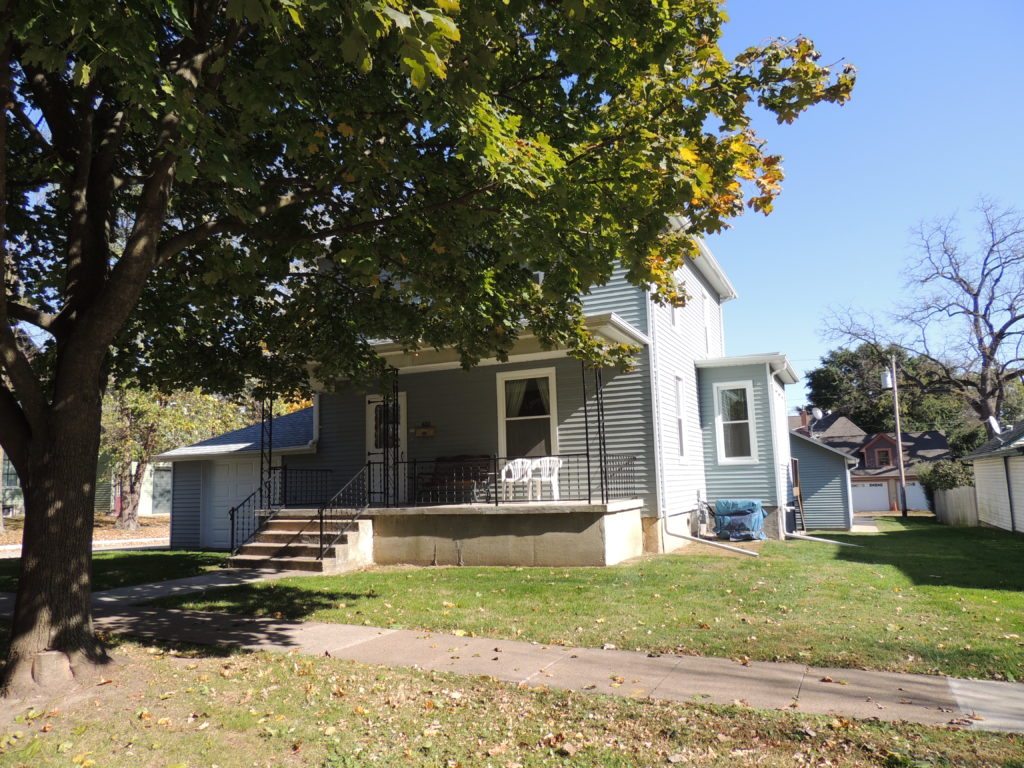 Photo of house at 620 6th Avenue