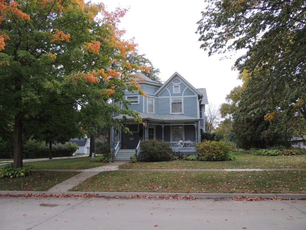 Photo of house at 703 6th Avenue