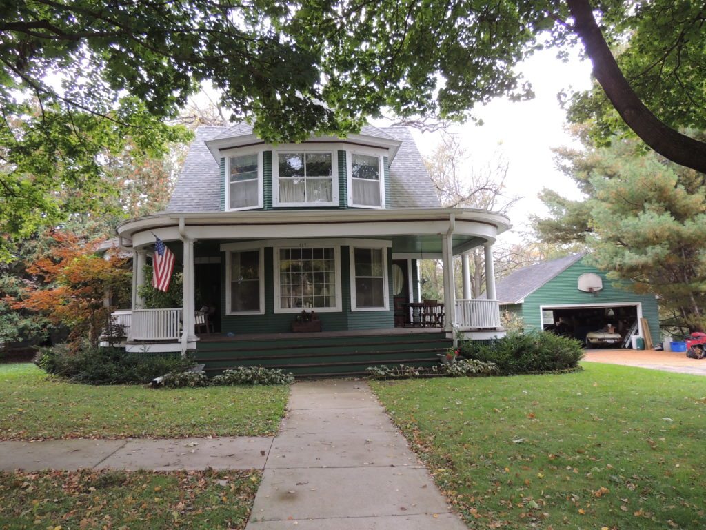 Photo of house at 717 6th Avenue