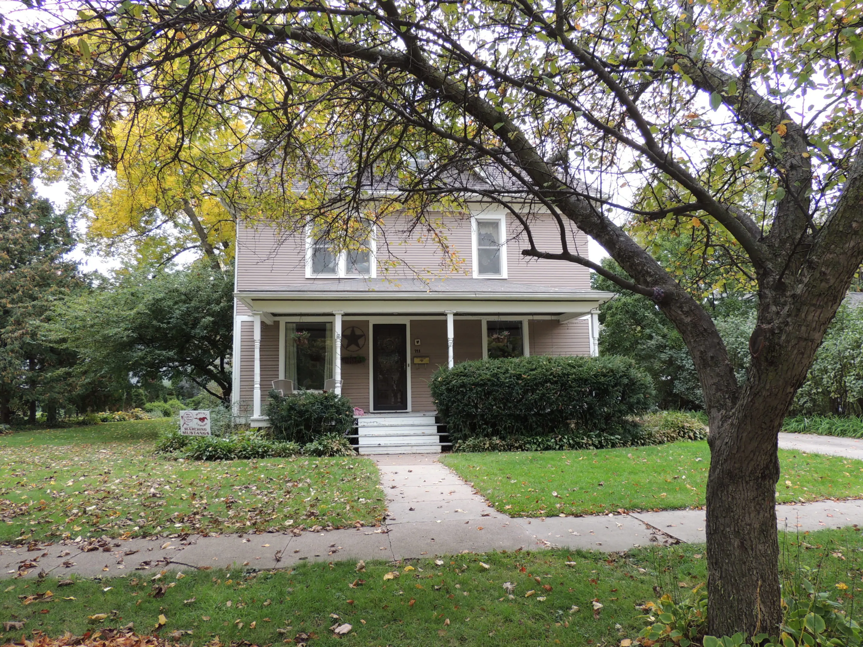 Ash Park Walking Tour - Mount Vernon Historic Preservation Commission