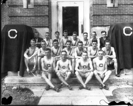 photo of Cornell College Track and Field Team