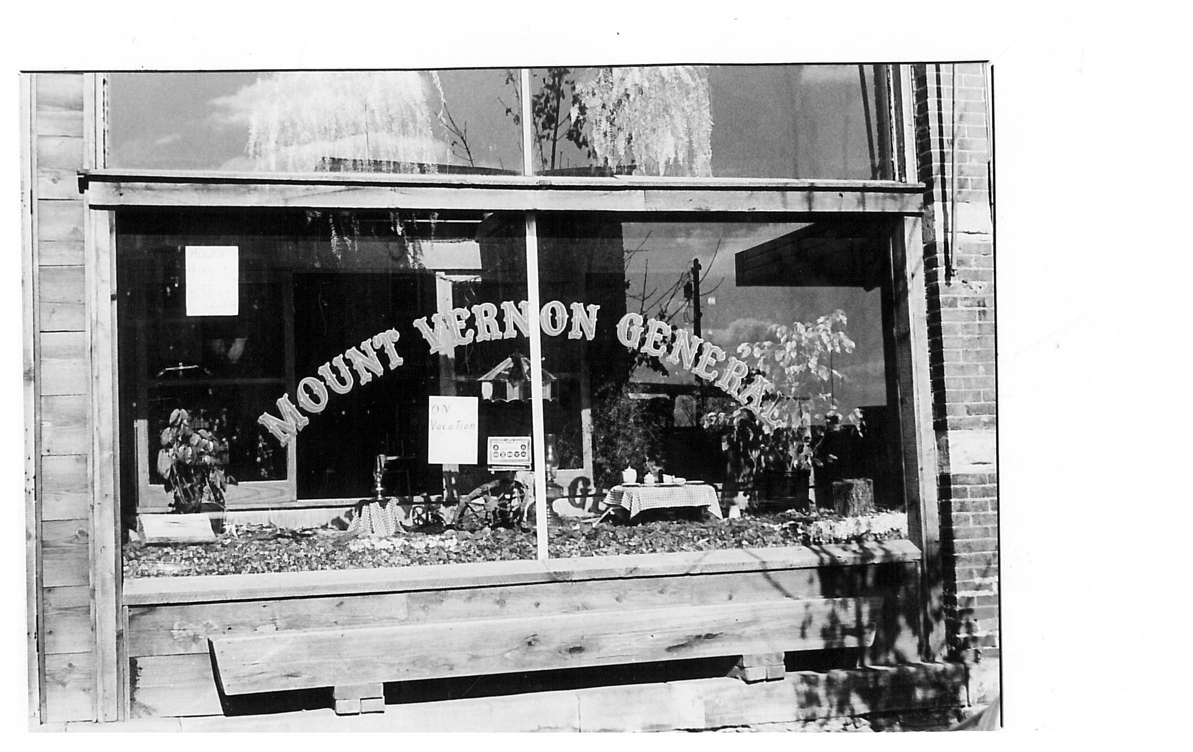 photo of Mount Vernon General Store Window