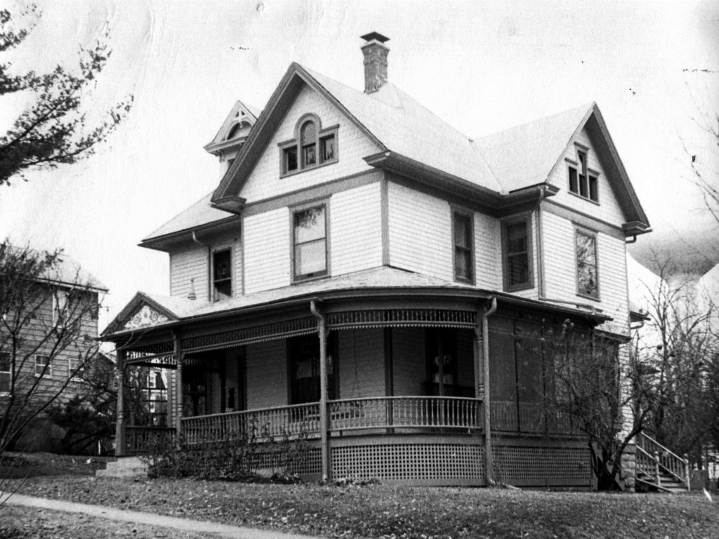 Mount Vernon House - Mount Vernon Historic Preservation Commission