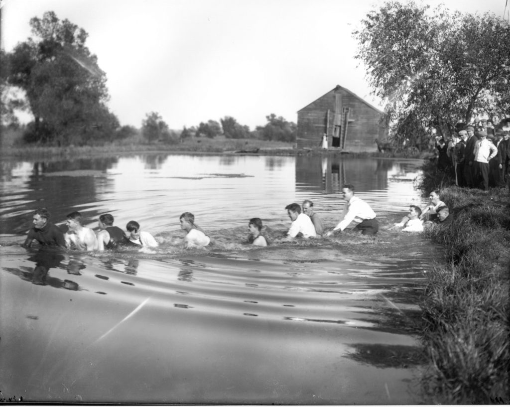photo of Tug of War-1914