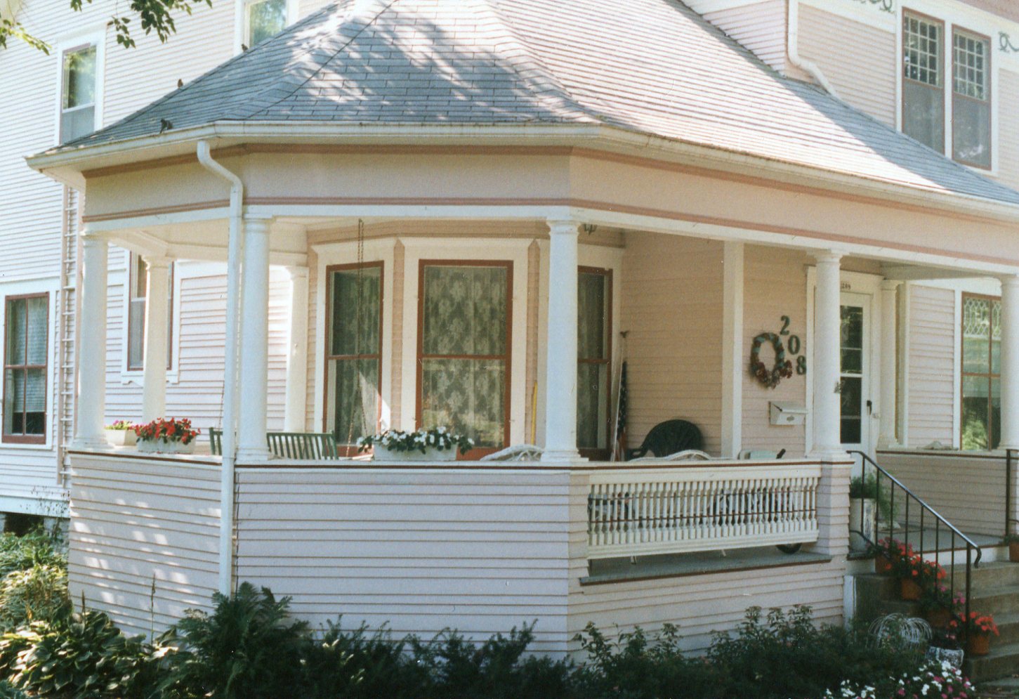 photo of Mount Vernon Porch