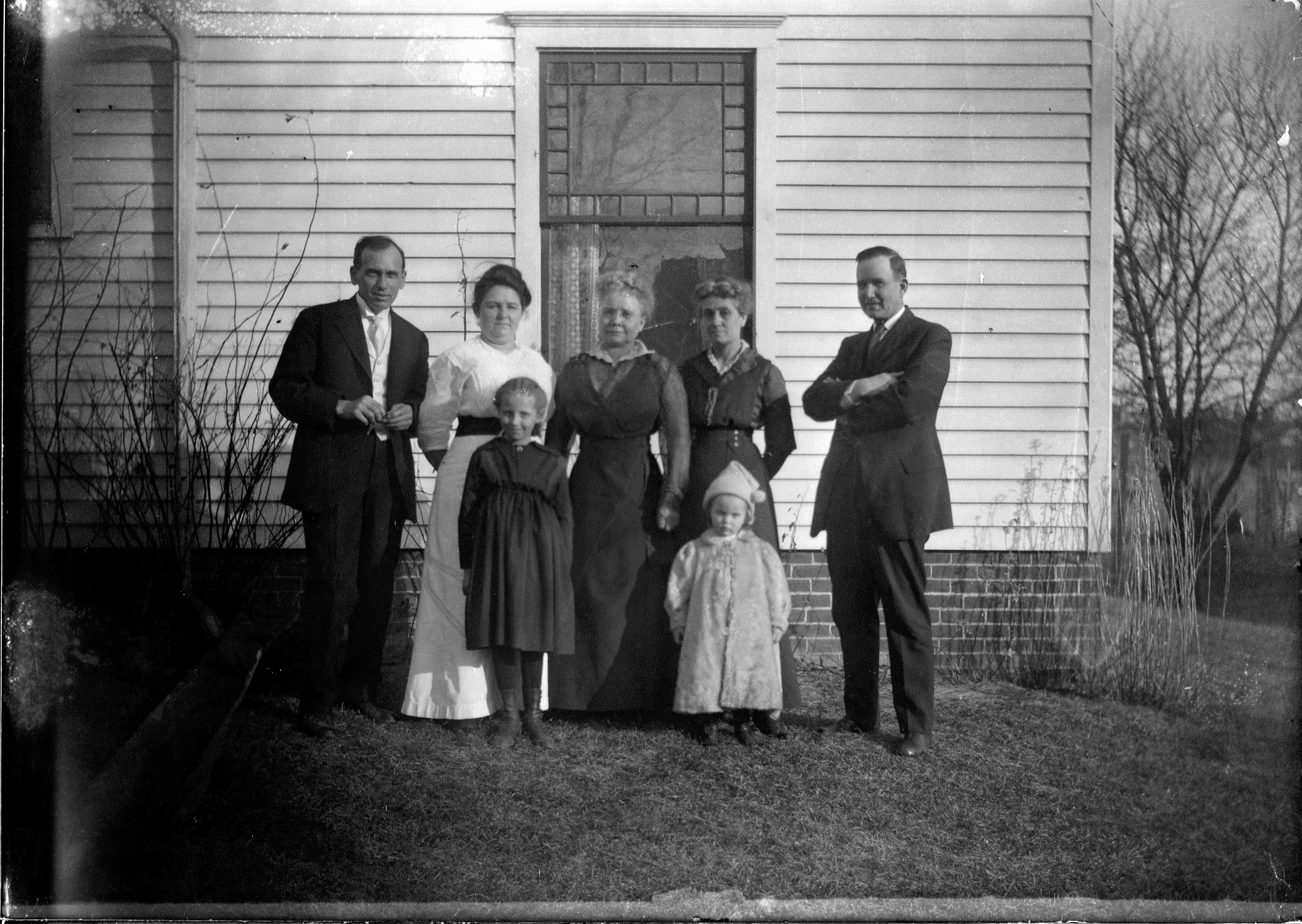 photo of Unidentified Family Photo