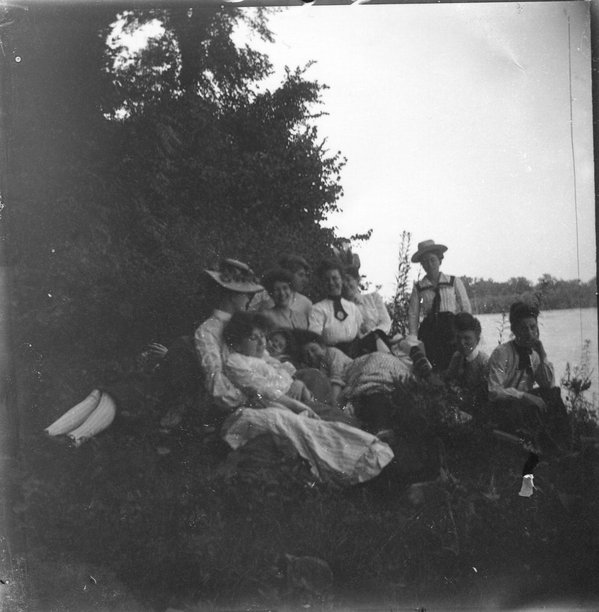 photo of Unidentified Women by a River