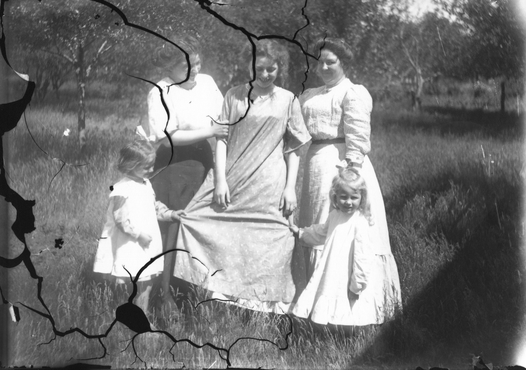 photo of Unidentified Women in Mount Vernon