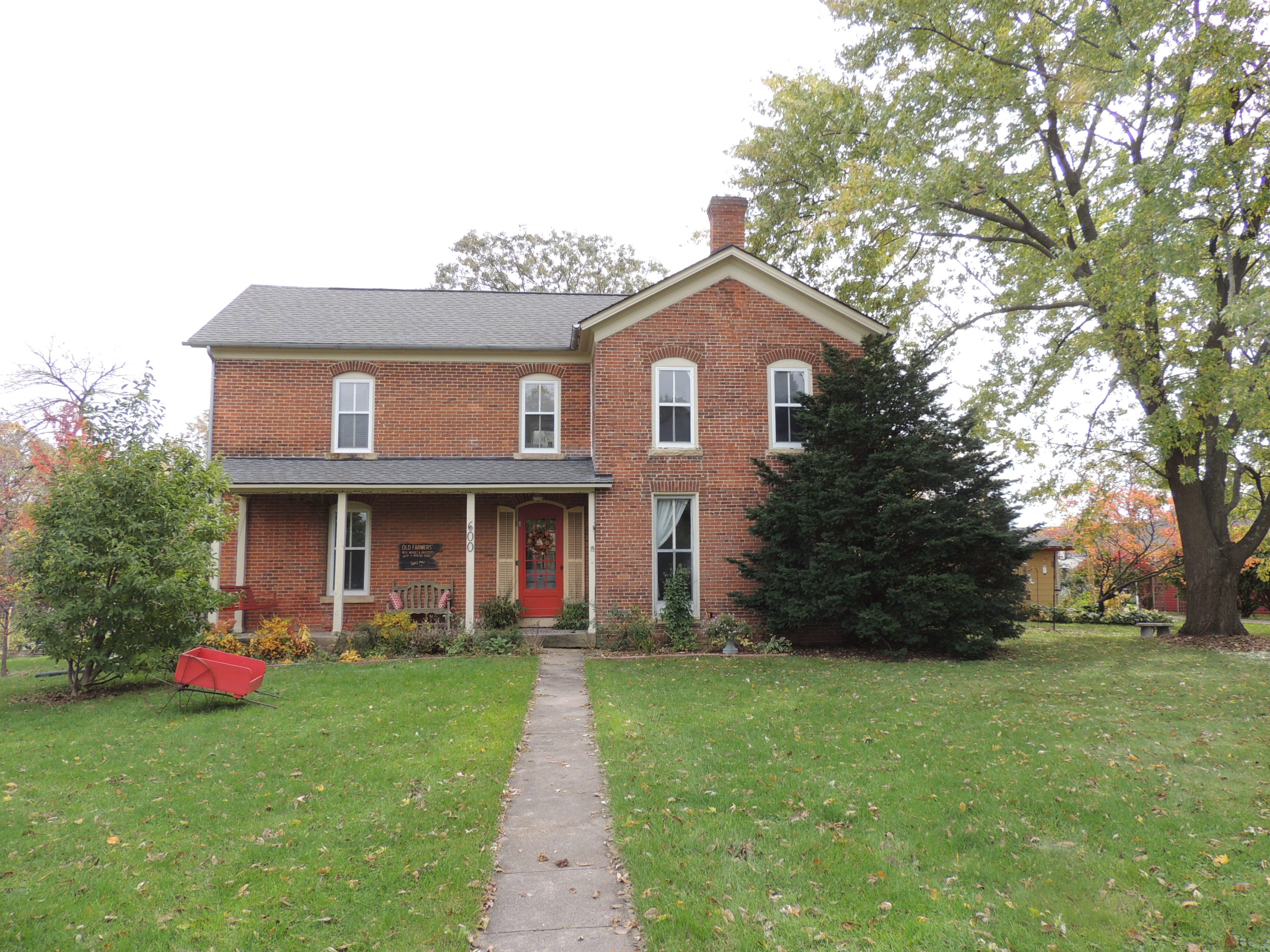 Photo of house at 600 First Avenue South known as Pease home.