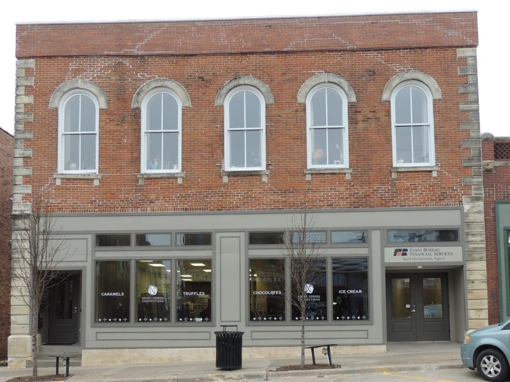 Photo of building at 118 First Street W
