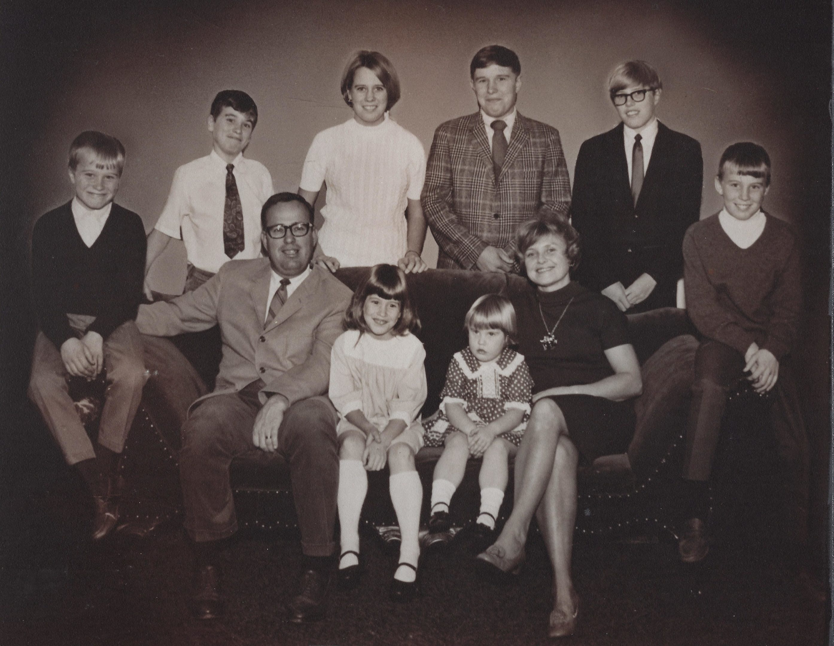 Photo of John & Betty Wolfe with their 8 children, 1970